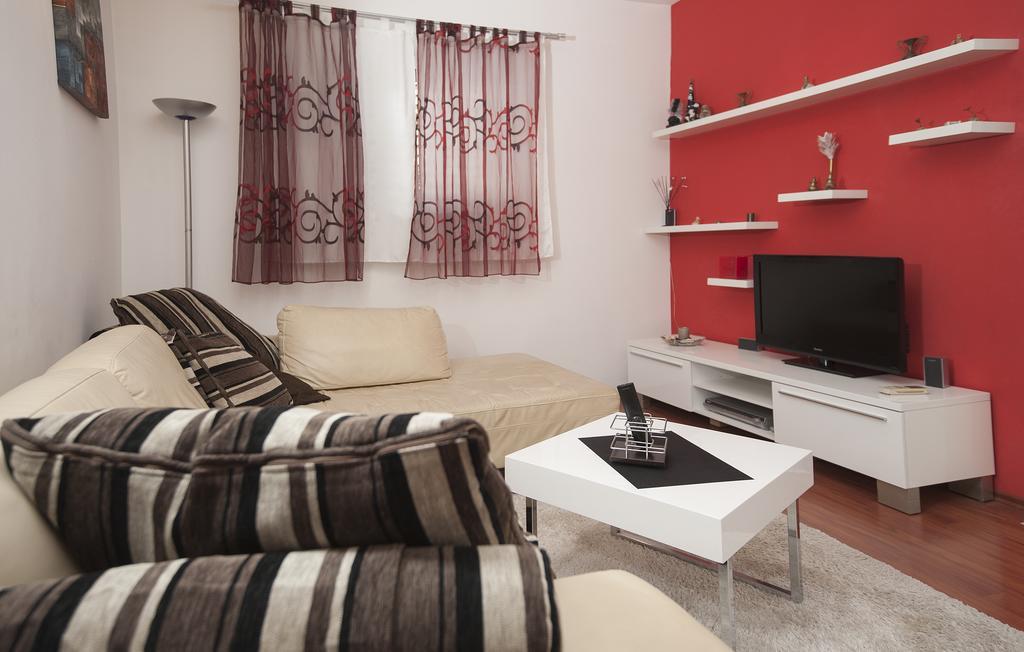 Znjan Beach Apartments Split Exterior photo