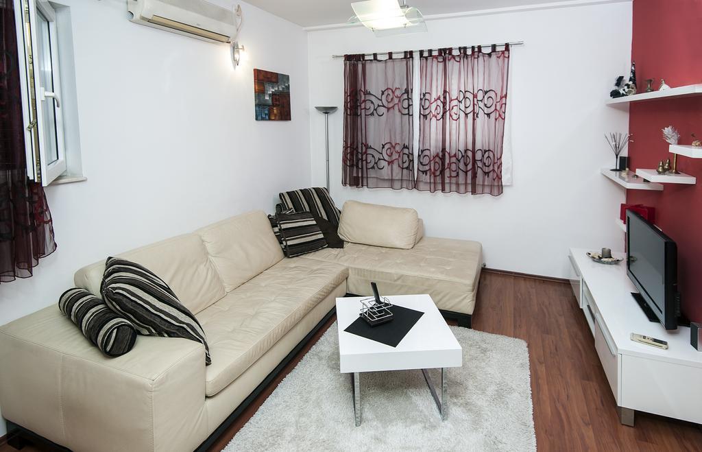 Znjan Beach Apartments Split Exterior photo